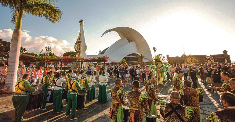 Am Folgetag wurde den Teilnehmern in Santa Cruz ein Eindruck des berühmten kanarischen Karnevals vermittelt. Foto: Cabildo Tenerife 