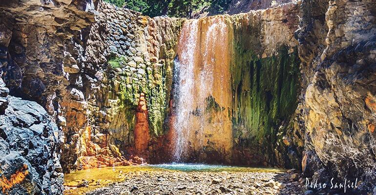 2. Preis: „Cascadas de Colores“ von Pedro Sanfiel