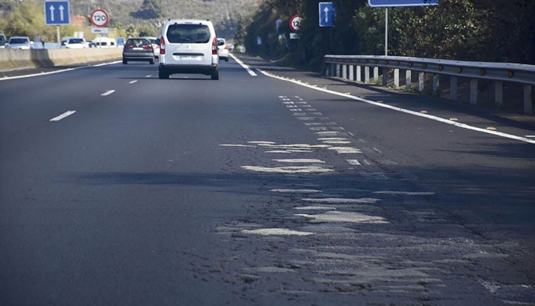 Der Straßenbelag ist an vielen Stellen der Nord- und Südautobahn sanierungsbedürftig. Foto: Moisés Pérez