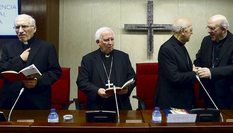 Die Bischöfe Rouco Varela, Antonio Cañizares, Ricardo Blázquez und Carlos Osoro in einer Versammlung der Spanischen Bischofskonferenz Foto: EFE