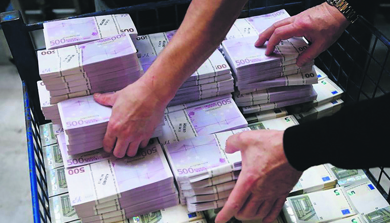 Banknoten sind nach Angaben des Geldtransportunternehmens Loomis kostengünstiger als Debitkarten. Foto: EFE
