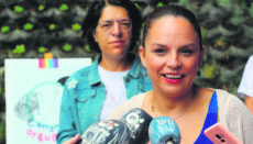Der kanarische Parlamentsabgeordnete Poli Suárez Nuez kritisierte die Ressortchefin für Soziale Rechte, Noemí Santana. Fotos: ParCan / EFE