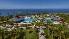Das RIU Palace Tenerife in Costa Adeje ist eines der vier RIU-Hotels, die weiter Gäste empfangen. Foto: RIU