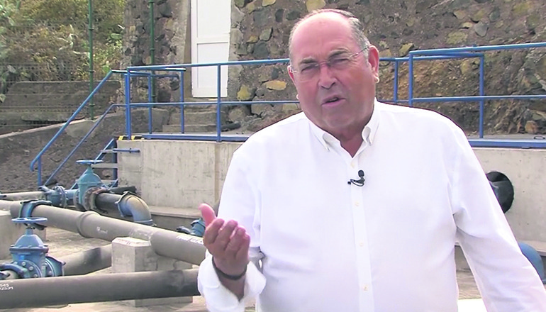 Bürgermeister Mariano Pérez erläutert in einem Video die Funktionen des neuen Pumpensystems von El Sauzal. Foto: Ayuntamiento El Sauzal