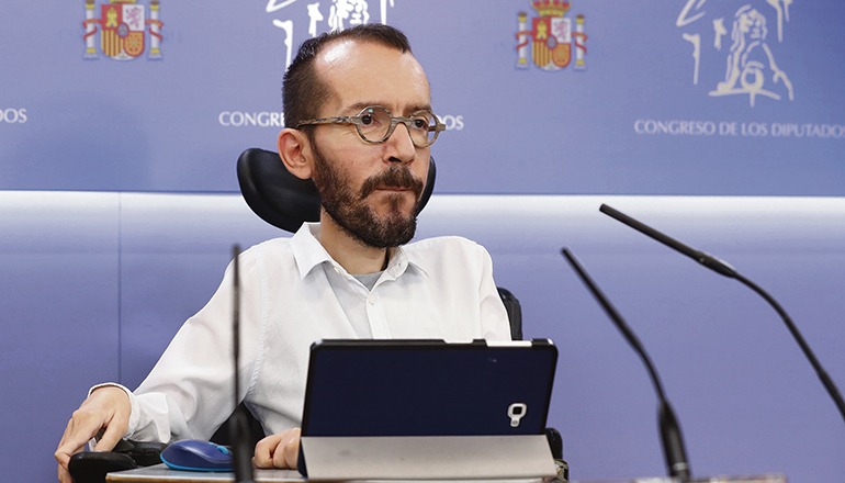 Pablo Echenique (Podemos), der an spinaler Muskelatrophie (SMA) leidet, hat einen Pfleger unangemeldet beschäftigt. Foto: efe