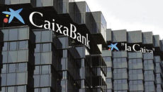 Der Verwaltungssitz der CaixaBank in Barcelona Foto: EFE