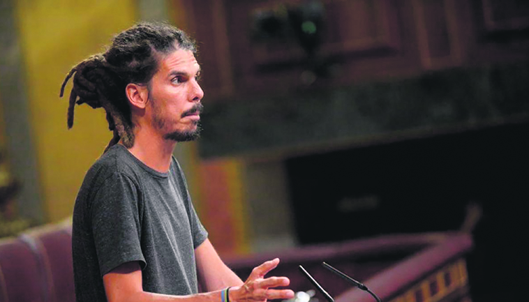 Der kanarische Podemos-Abgeordnete war 2014 in Studentenproteste in La Laguna verwickelt und muss sich deshalb jetzt vor dem Obersten Gerichtshof dafür verantworten. Foto: efe
