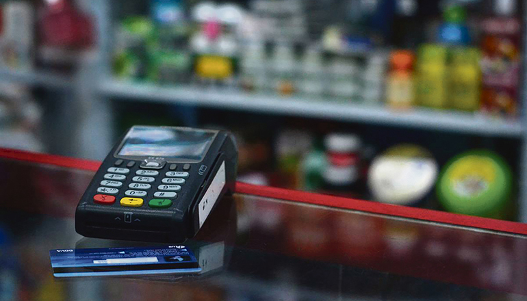 Im Einzelhandel ist die Anzahl der Zahlungsvorgänge per Karte um 4,4% gestiegen. Foto: EFE