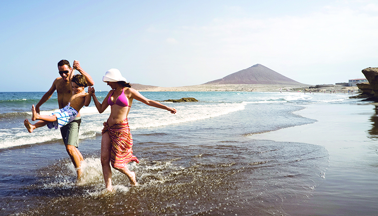 Traditionell nutzen viele Canarios die Osterferien für einen Kurzurlaub auf den anderen Inseln. Foto: CABTF
