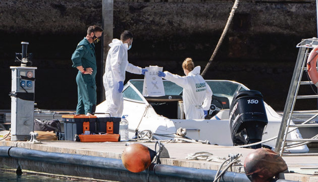 Spurensicherung auf dem Boot von Tomás Gimeno Foto: EFE