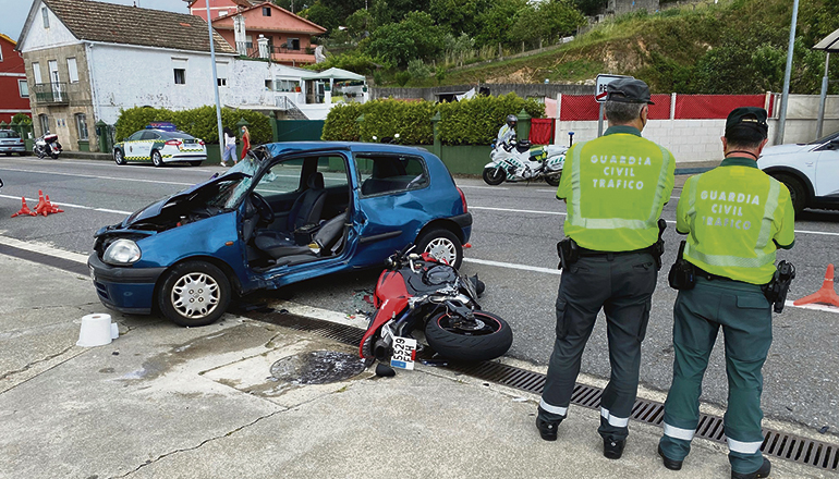 Bei einem Verkehrsunfall, der sich Ende Juni in Redondela, Vigo, ereignete, kam ein Motorradfahrer ums Leben. Foto: EFE