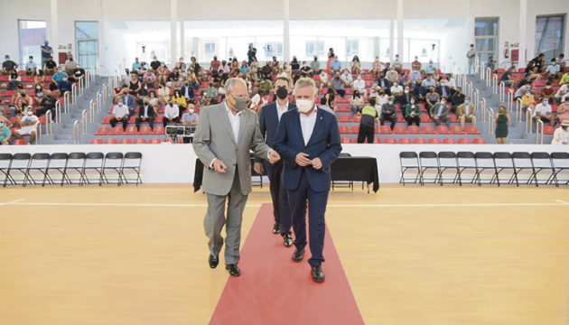 Kanarenpräsident und Cabildo-Präsident bei der Eröffnungszeremonie des Audillóns Fotos: cabildo la gom,era
