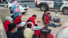 Maghrebiner am 12. Juli 2021, kurz nach ihrer Ankunft in Famara, Lanzarote, in einer Patera, die mit 28 Personen besetzt war. Foto EFE