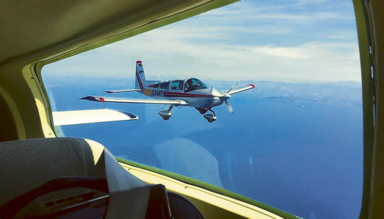 Die Fliegerfreunde auf einer früheren Tour in Formation über Kroatien