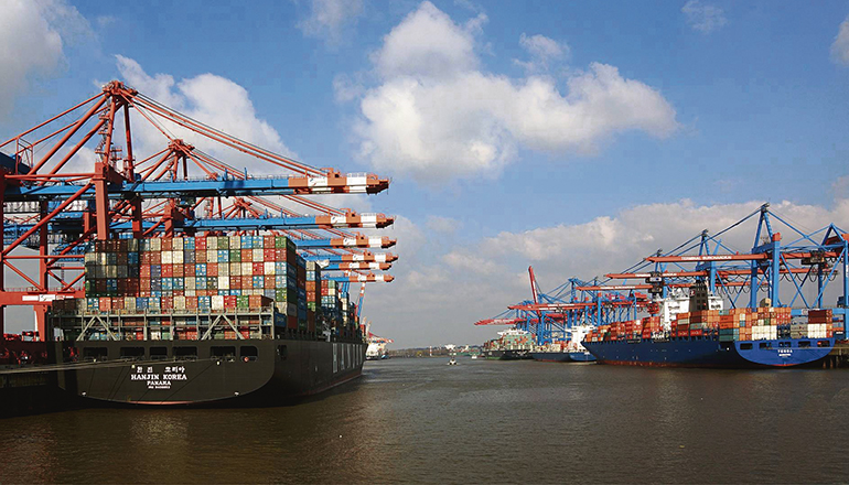 Containerschiffe: In vielen Branchen ist der Nachschub ins Stocken geraten und die Produktion gefährdet. Foto: EFE