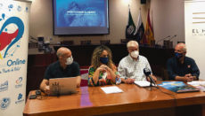Cabildo-Präsident Alpidio Armas (2.v.r.) und die Leiterin des Tourismusamtes bei der Pressekonferenz, in der sie die 25. Ausgabe des Unterwasserfotografie-Wettbewerbs ankündigten. Foto: cabildo de el hierro