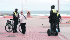 Polizeikontrolle in Las Palmas de Gran Canaria während des Lockdowns Foto: EFE