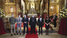 Zur feierlichen Wiedereröffnung der historischen Kirche kamen die verantwortlichen Architekten, Cabildo-Präsident Pedro Martín, links neben Bischof Bernardo Álvarez, und Vertreter der Stadtverwaltung. Foto: Cabildo de Tenerife