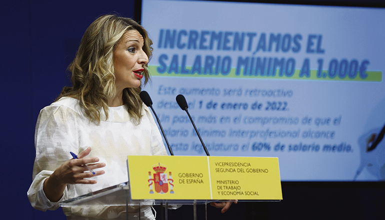 Arbeitsministerin Yolanda Díaz nach dem Treffen mit den Generalsekretären der Gewerkschaften in Madrid. Foto: Efe