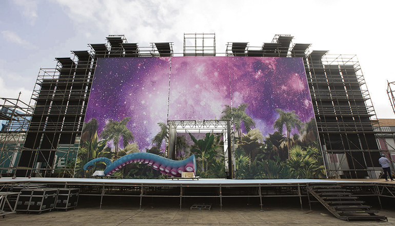 Die große Bühne im Parque Santa Catalina ist fast fertiggestellt. Foto: Ayto. Las Palmas