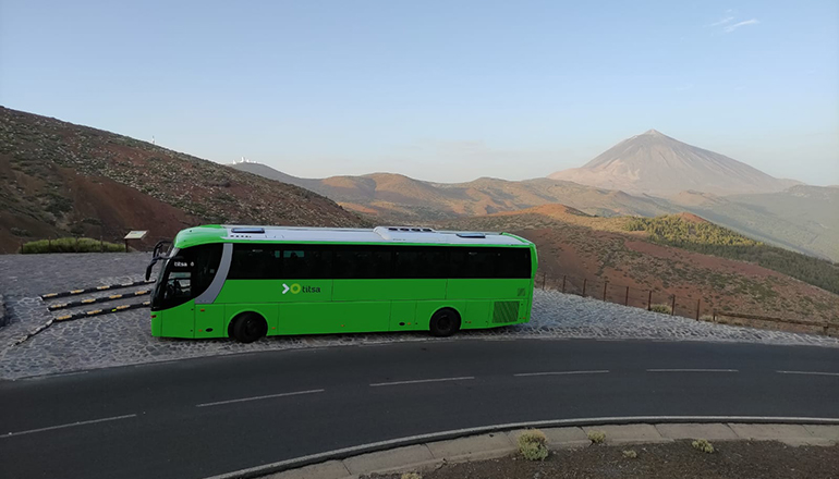 Ein Titsa-Bus innerhalb des Teide-Nationalparks. Foto: Cabildo de Tenerife