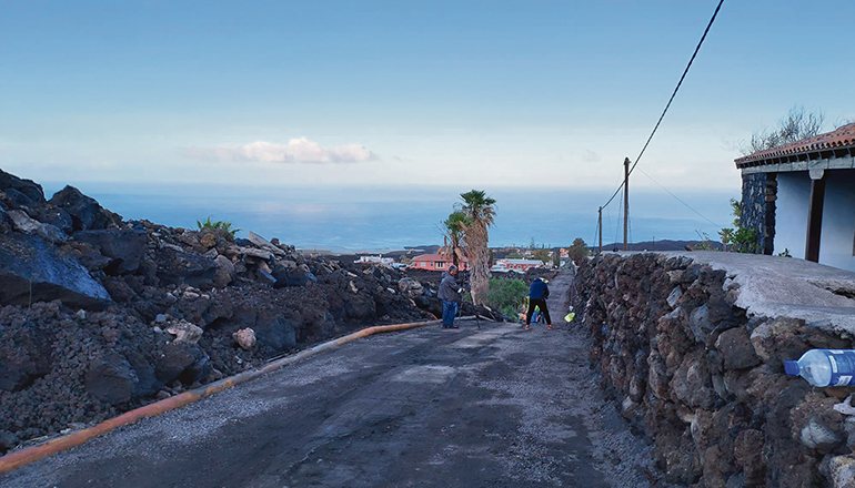 Cabildo-Vizepräsident Borja Perdomo versicherte, dass die Inselverwaltung weder Kosten noch Mühe scheuen werde, um möglichst viele Straßen und Wege wieder freizulegen. Foto: Cabildo de La Palma