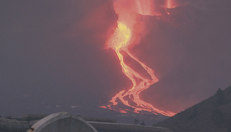 Während der 85 Tage, die der Vulkanausbruch an der Westflanke La Palmas dauerte, flossen mehr als 159 Millionen Kubikmeter Lava aus den Schloten des Vulkans. Foto: EFe