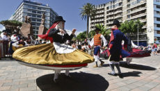 Jeden Samstagvormittag gibt es Folkloredarbietungen auf der Plaza de España. Foto: Ayuntamiento de Las Palmas de Gran Canaria