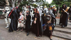 Die Innenstadt wurde am Star Wars Day (4. Mai) von den Stormtroopern übernommen. foto: Stormtrooper Santa Cruz
