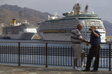 Allein im Hafen von Santa Cruz de Tenerife stiegen in den ersten drei Monaten dieses Jahres 458.615 Passagiere ein und aus. Foto: EFE