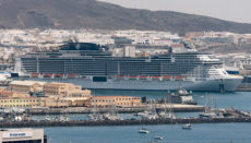 Das imposante Schiff im Hafen von Las Palmas de Gran Canaria Foto EFE