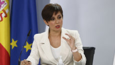 Die Ministerin für Regionalpolitik und Sprecherin der Regierung Isabel Rodríguez unterstrich die feste Absicht der Regierung, gegen Oligarchen vorzugehen. Foto: EFe