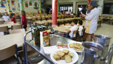 Für viele Kinder ist das Schulessen die einzige ausgewogene Mahlzeit am Tag. FOTO: EFE