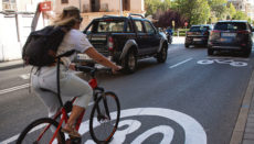 Autofahrer müssen beim Überholen von Radfahrern einen Mindestabstand von 1,50 Metern einhalten. Foto: EFE