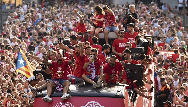 Spieler des Girona FC beim Feiern ihres Aufstiegs in die erste spanische Liga. Foto: EFE
