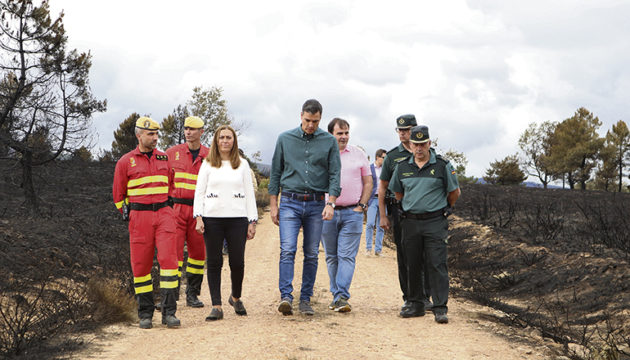 Ministerpräsident Pedro Sánchez besuchte am 22. Juni Sierra de la Culebra, um sich ein Bild von der Katastrophe zu machen. Foto: EFE