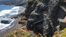 Auch in diesem Sommer wird die Treppe zum Strand nicht fertiggestellt werden. Foto: Moisés Pérez