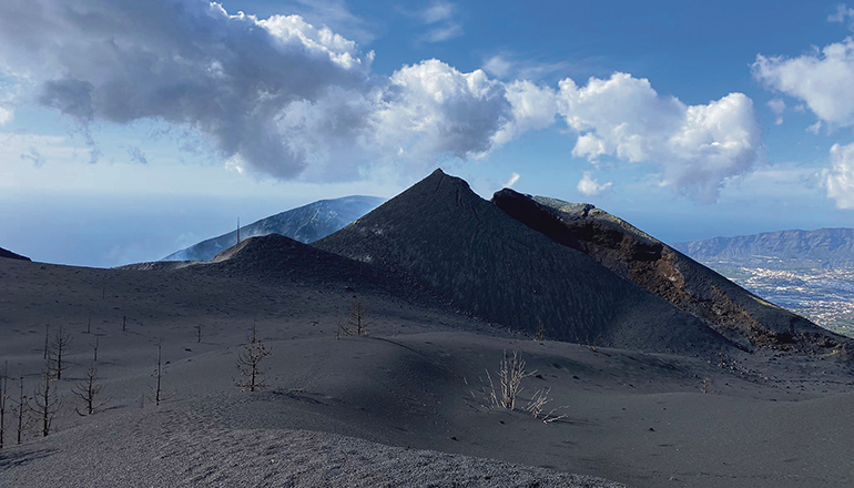 So sieht nun die Umgebung beim Vulkan auf La Palma aus. In den nächsten Monaten wird die offizielle Entscheidung bezüglich des Namens fallen. FOTO: CABILDO de LA PALMA