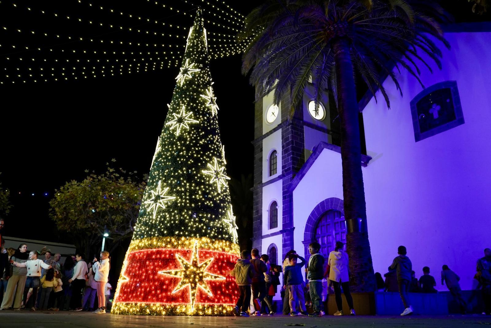 Weihnachtsbeleuchtung in Tegueste