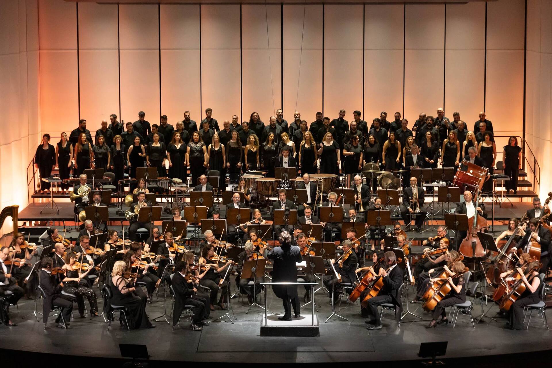 Chor der Oper Teneriffa Intermezzo mit der Sinfónica