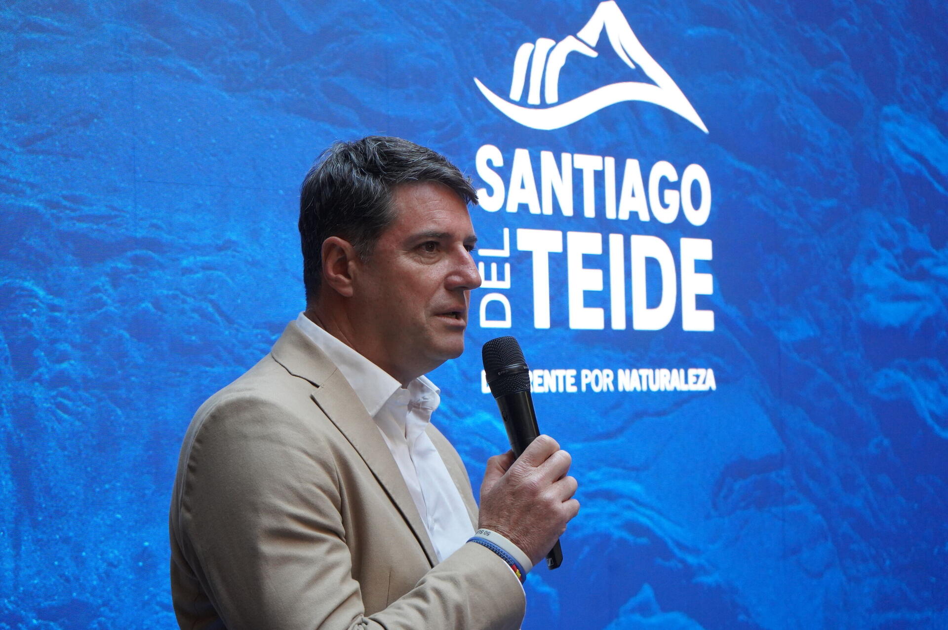 Bürgermeister bei der Präsentation von SDTree