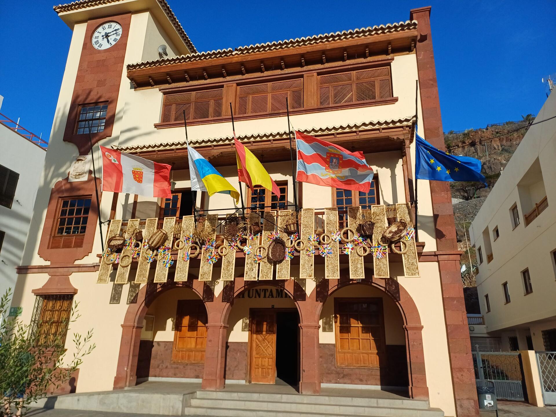 Flaggen auf Halbmast