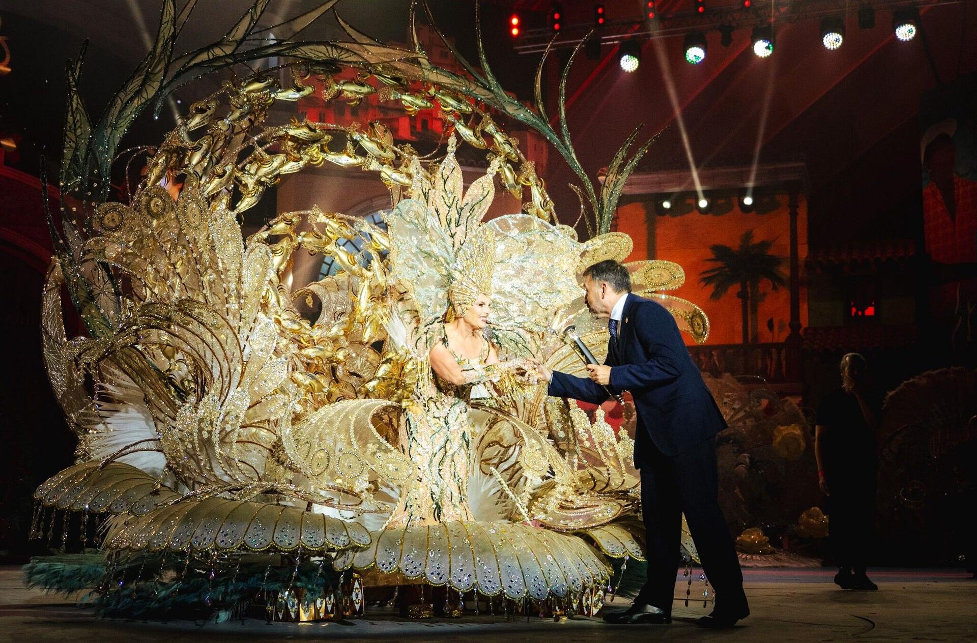 Königin der Senioren des Karnevals von Santa Cruz